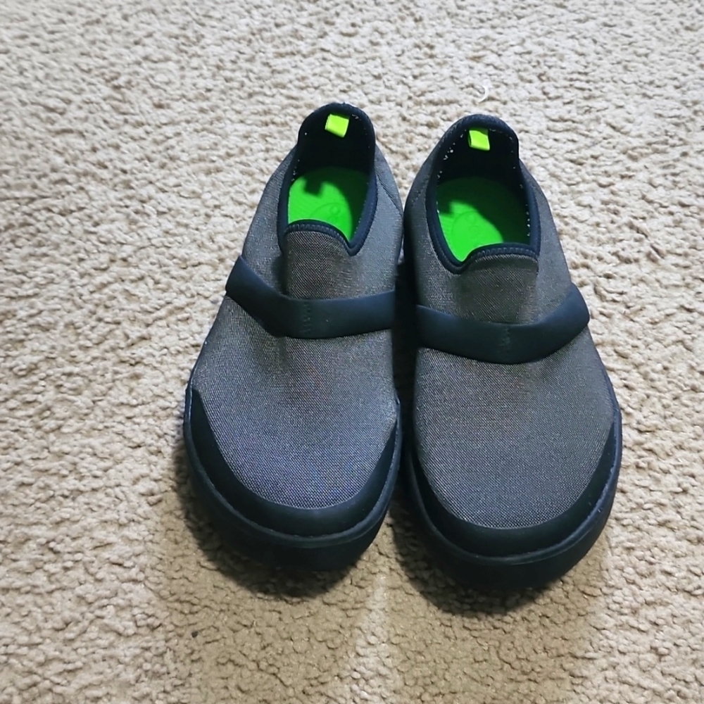 Womens Oofos slip ons